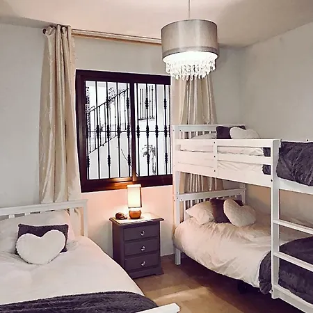 Casa Belmonte 2bed 2bath Garden Apartment *